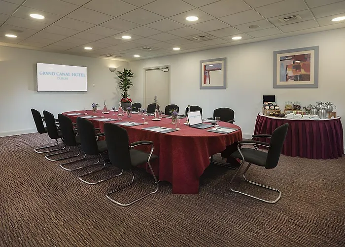 Отель Grand Canal Дублин